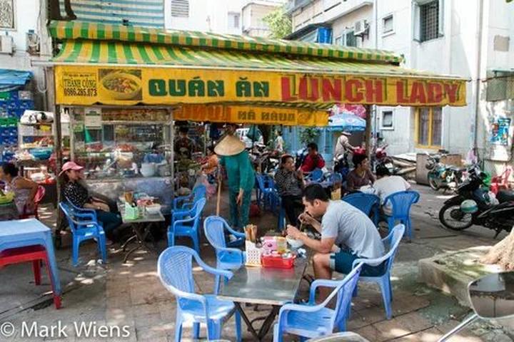 Nội dung: Mùa hè đang đầy vui vẻ với những xu hướng mới, và Huda Ice Twist đang chinh